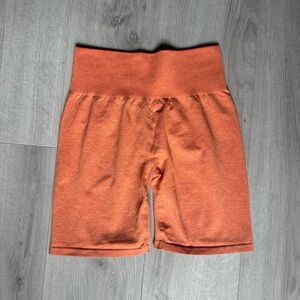 NVGTN scrunch shorts